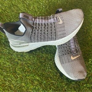 Nike React Phantom Run Flyknit Men’s running shoes, size 8, Dark Grey, Wolf Grey